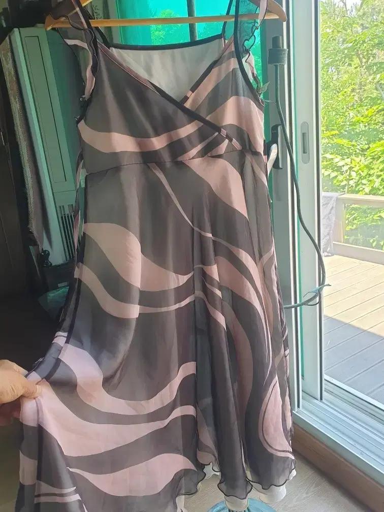 스트라이프 원피스 천사의날개 쉬폰소재 로맨틱무드 럭셔리 원피스 데일리룩