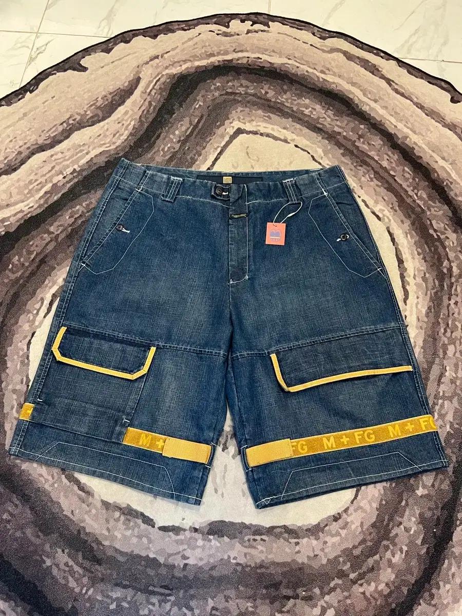 VINTAGE MARITHE + FRANCOIS GIRBAUD 하프팬츠