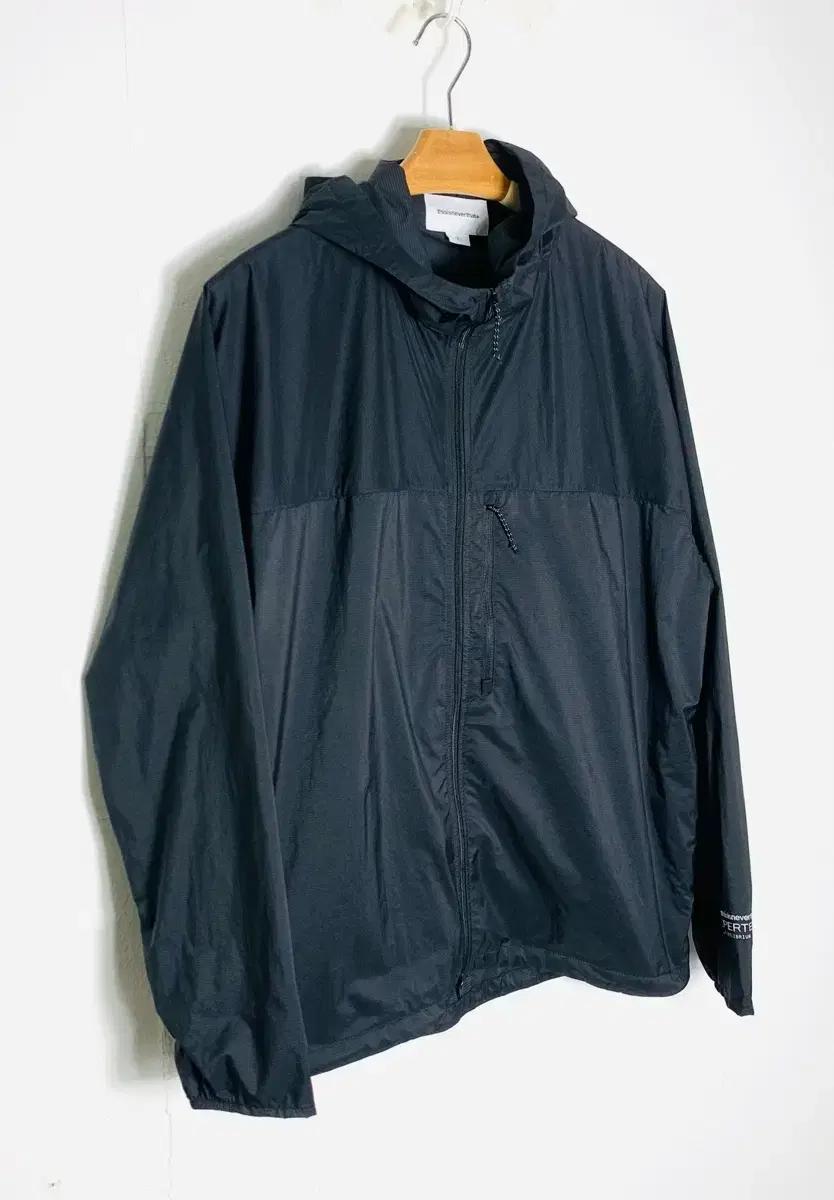 디스이즈네버댓 바람막이