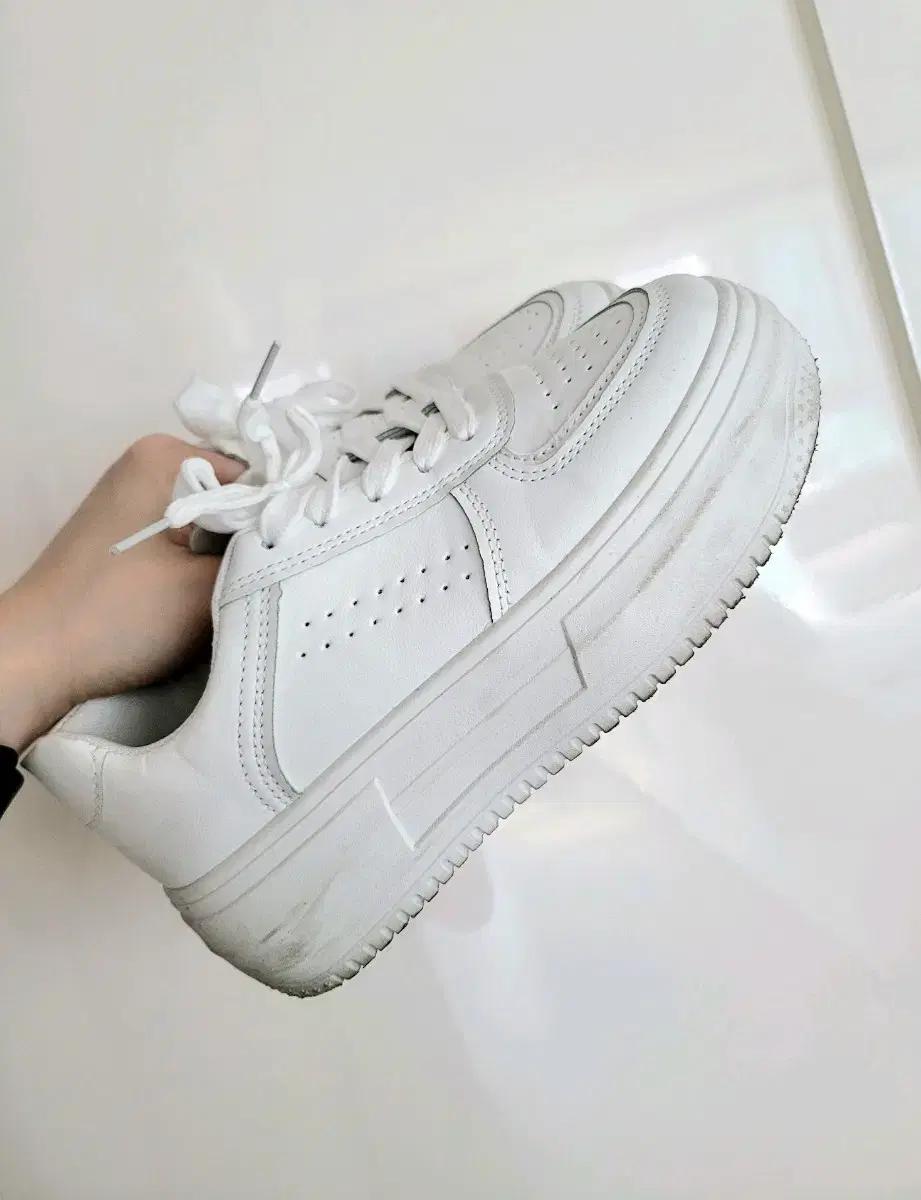 여성 화이트 키높이 스니커즈 운동화