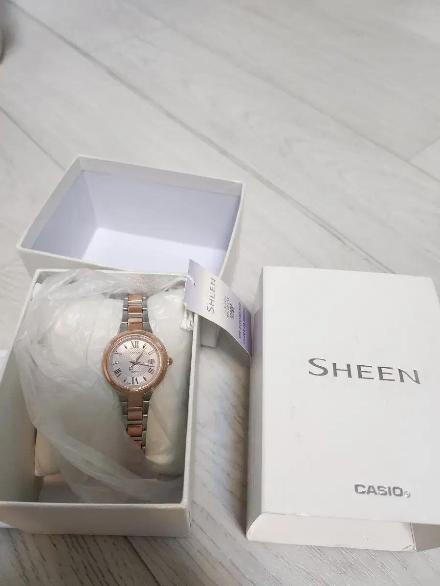 여성시계 카시오 씬 정품 새제품 SHE-4516SBZ-9AJF