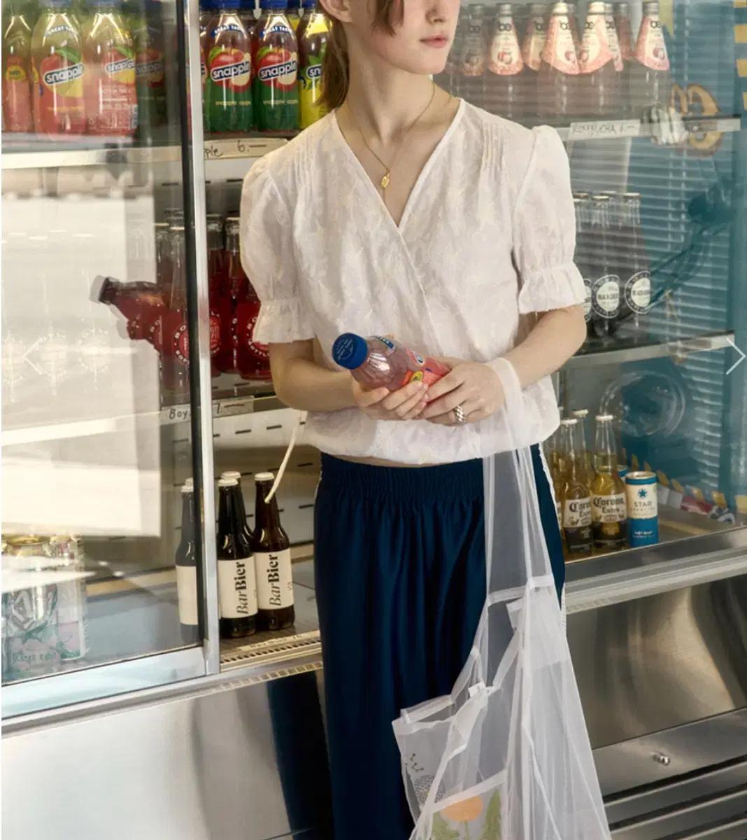 Fritur 프리터 Embroidery Puff Blouse White