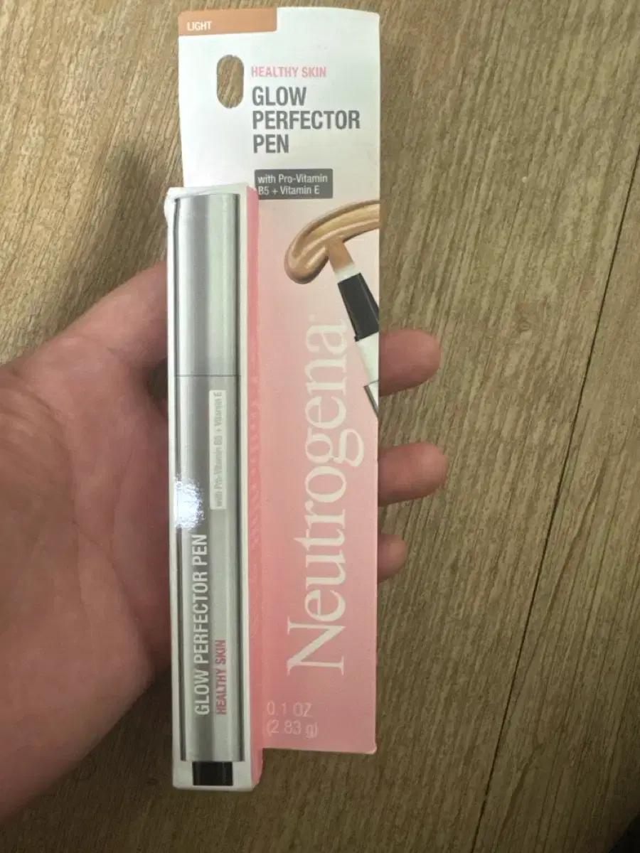 Neutrogena Healthy Skin 글로우 퍼펙터 펜 프로 비타민