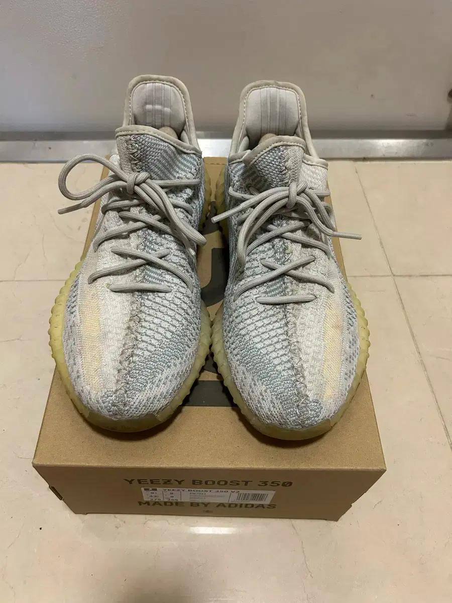 아디다스 이지부스트 350V2 클라우드화이트 275