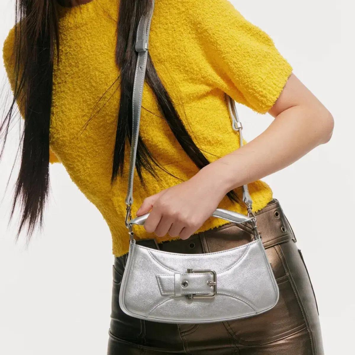 오소이 벨티트백 BELTED BROCLE_SMALL - SILVER