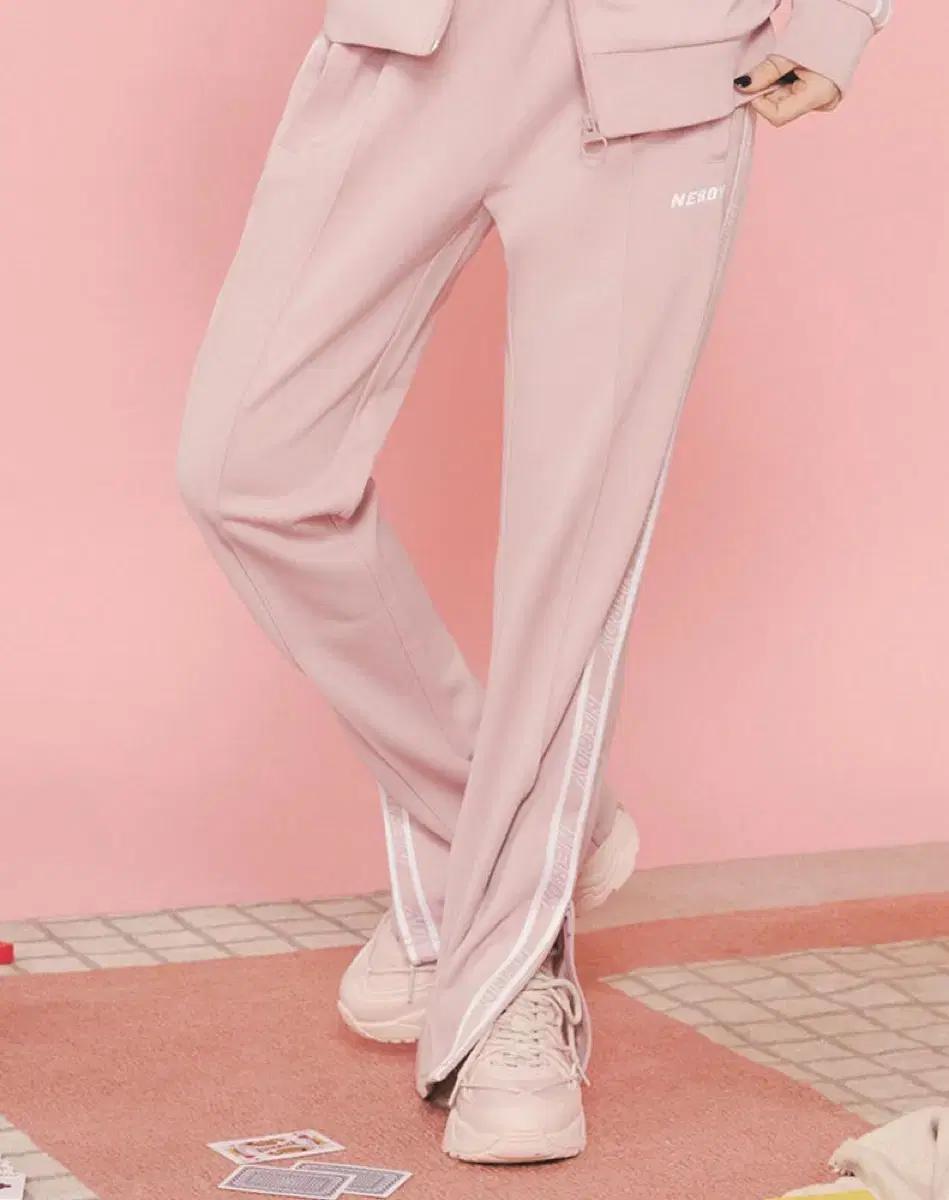 널디 NERDY 핑크 트랙 팬츠