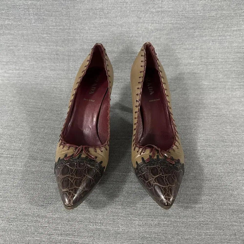 프라다 악어가죽 펌프스/여성(36.5)/s239