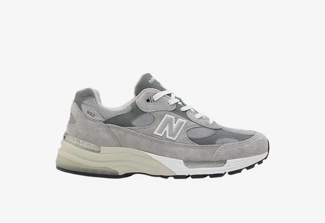 뉴발란스 992 메이드 인 USA 코어 그레이 실버 메탈릭 270사이즈