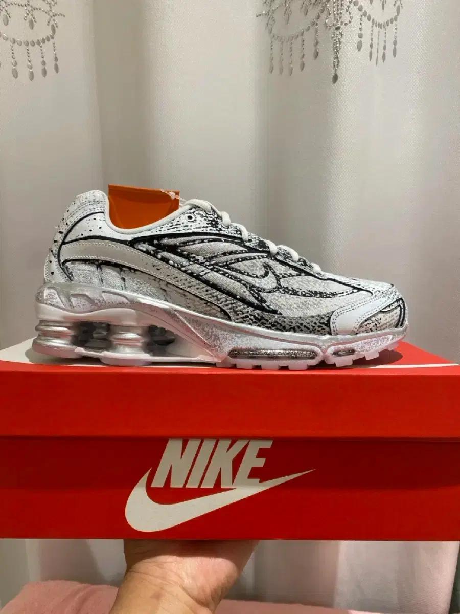 나이키 샥스 라이드 2 런닝화 운동화 메탈릭 플래티넘 270