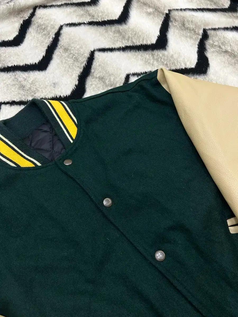 [L]라퍼지스토어 울리치 클래식 바시티