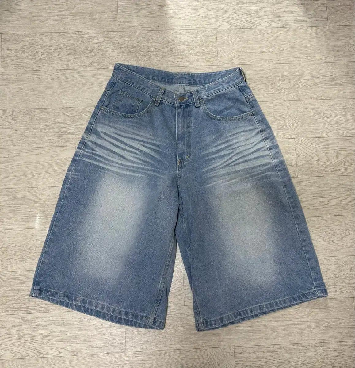 이지노이지 8부 데님 버뮤다팬츠 / 라이트블루