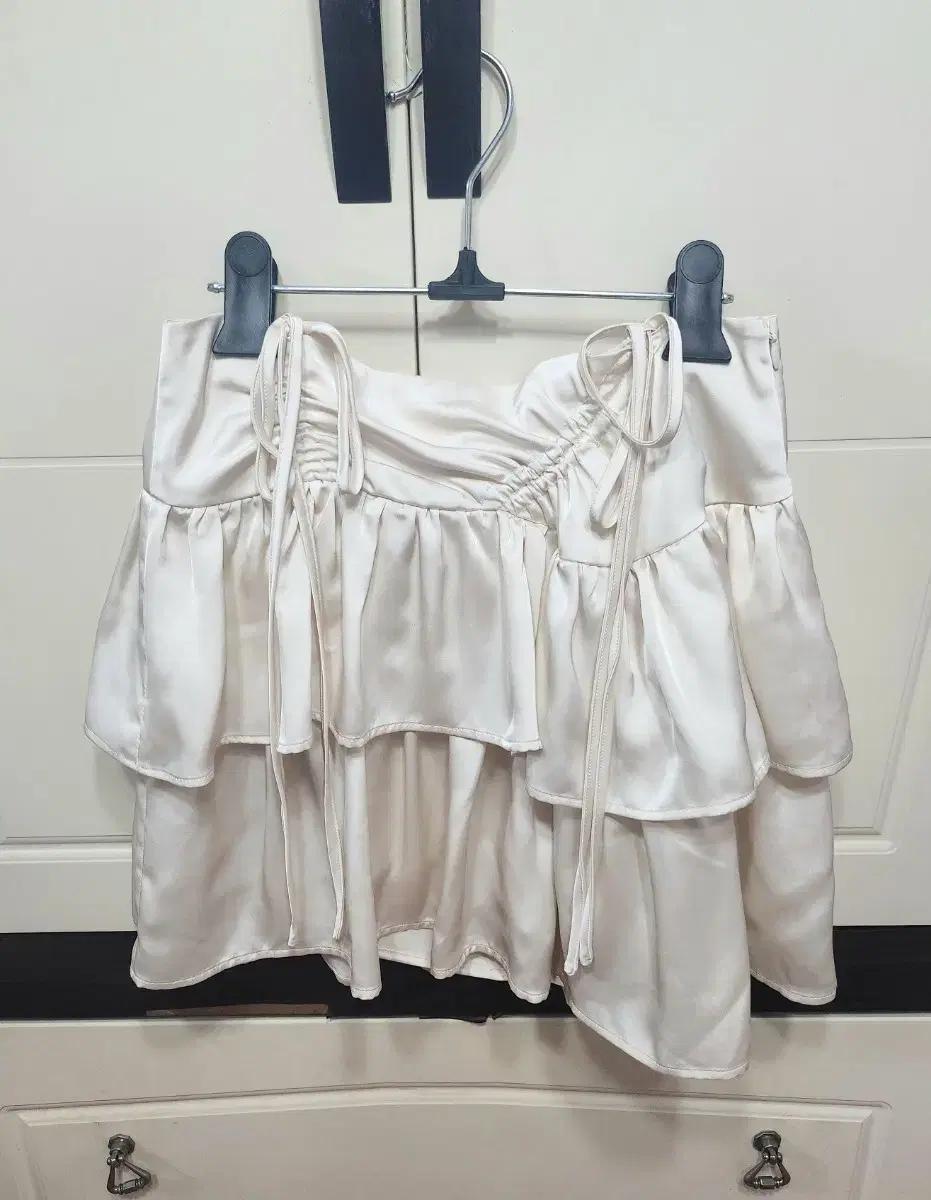 쓰리타임즈 스커트(배송비 포함)