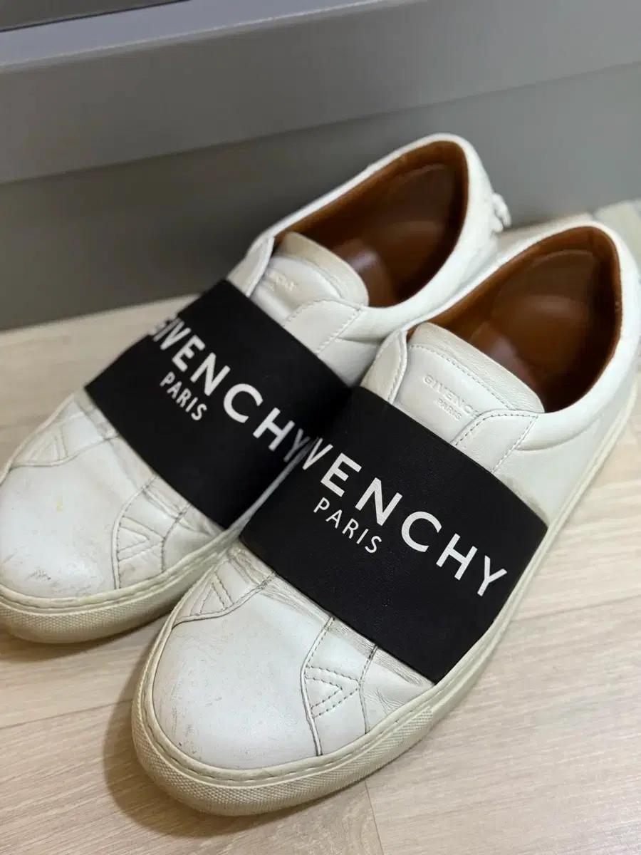 지방시 어반 스니커즈