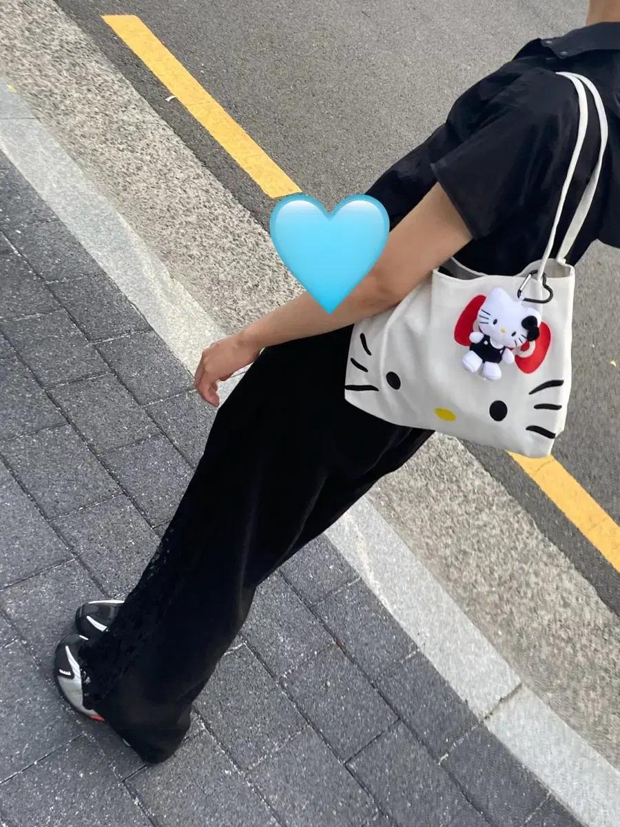 키티에코백+키티키링태닝키티롱다리미스치프시눈마가린핑거스안경만두도트백