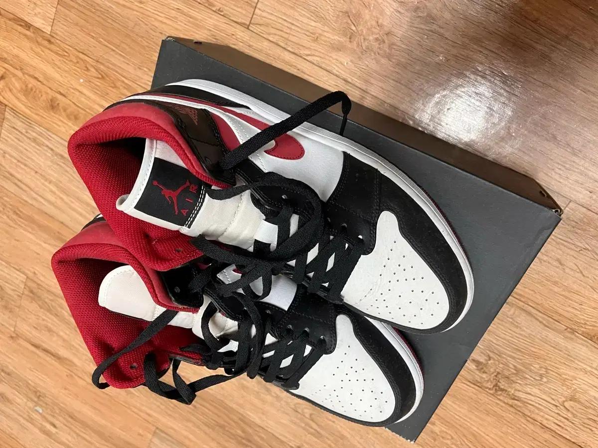 조던 짐레드 블랙/화이트 285