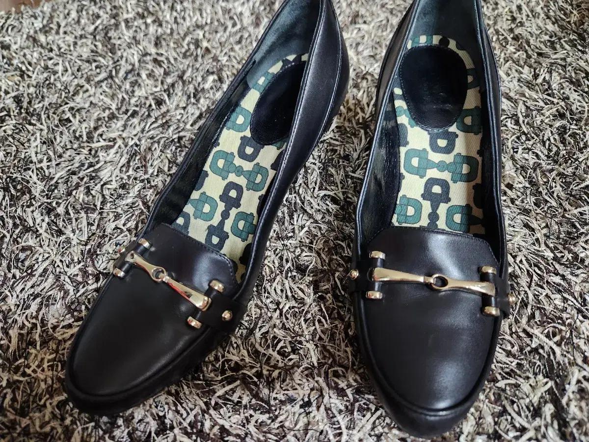 구찌(정품)230mm정도(여성)가죽신발