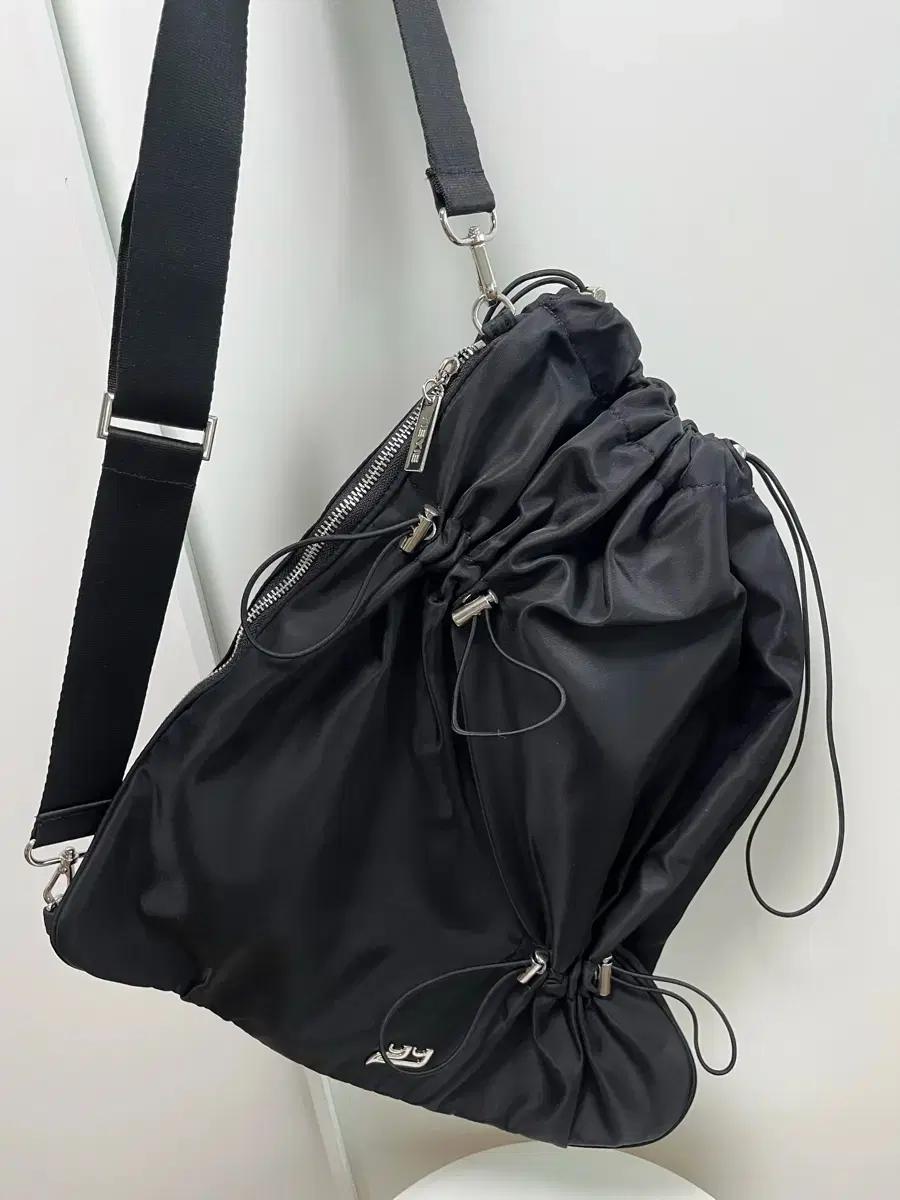 이에이에 에덴백 잉크블랙 미사용