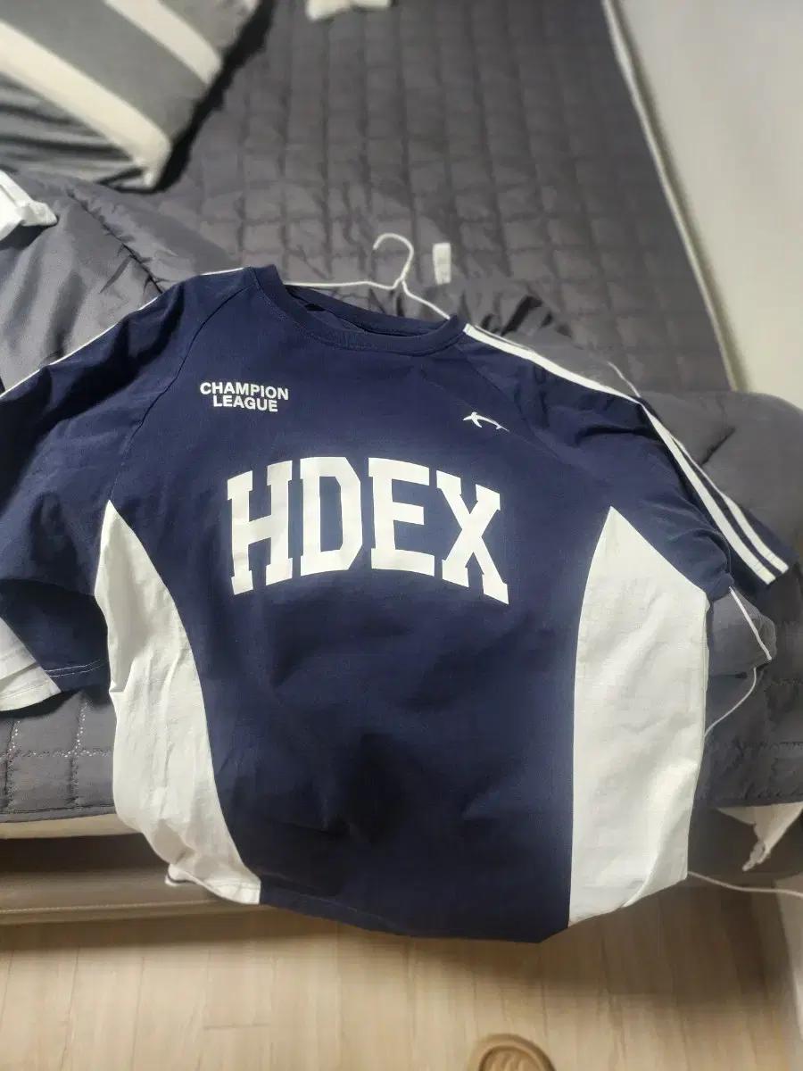 HDEX 반팔티 한번입은거 팝니다