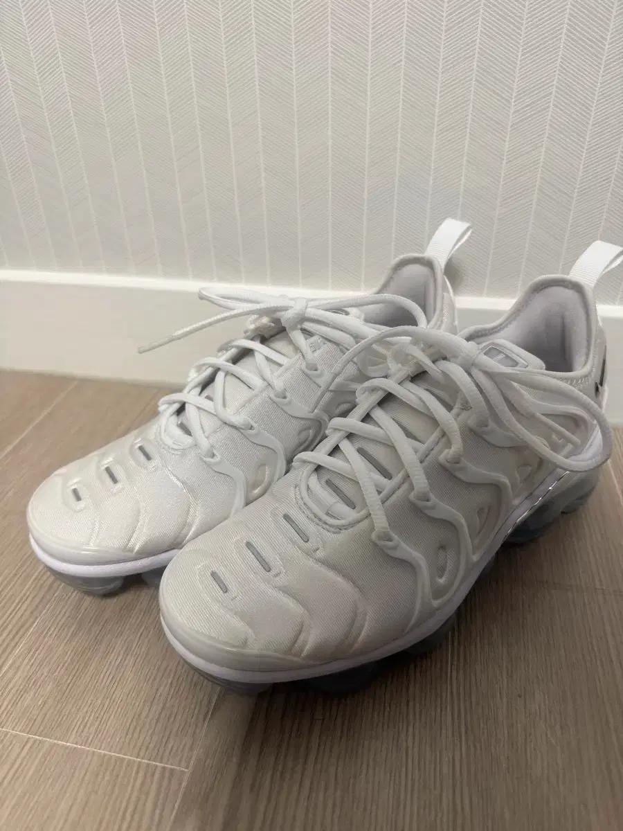 나이키 에어 베이퍼맥스 플러스 러닝 슈즈 화이트