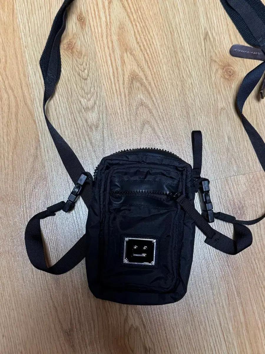 아크네스튜디오 미니가방 acne