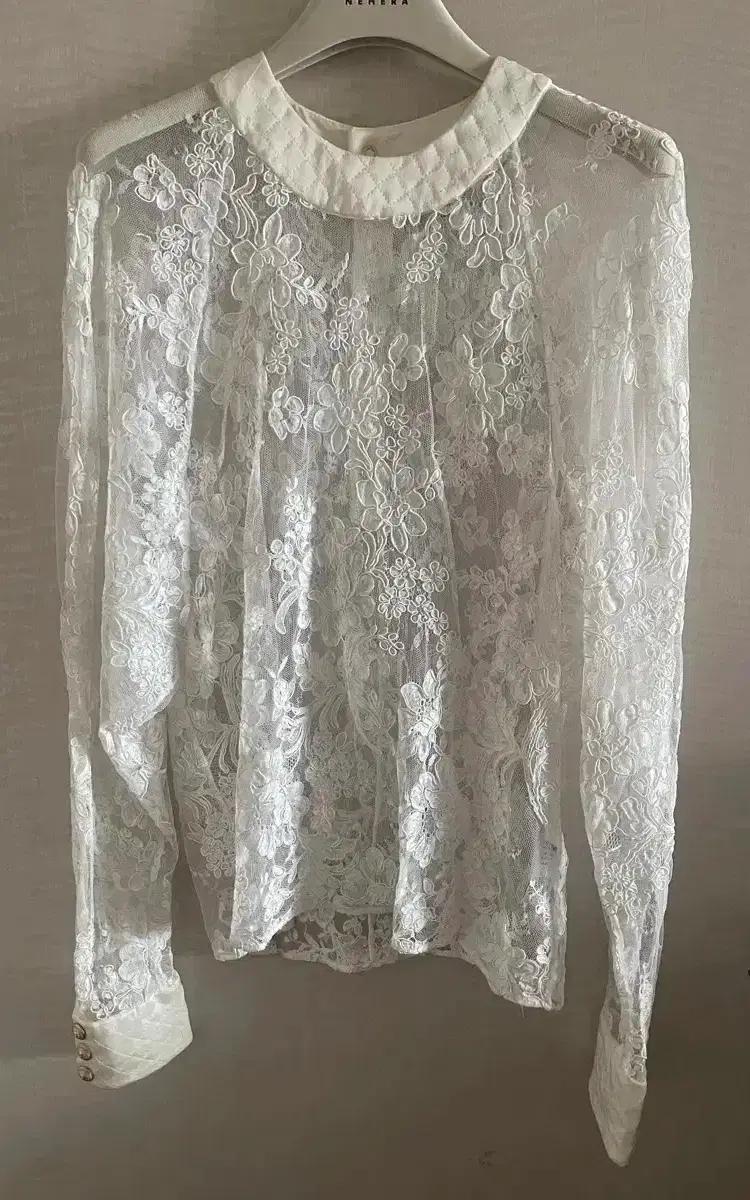 Balmain 발망 화이트 레이스 블라우스 미착용