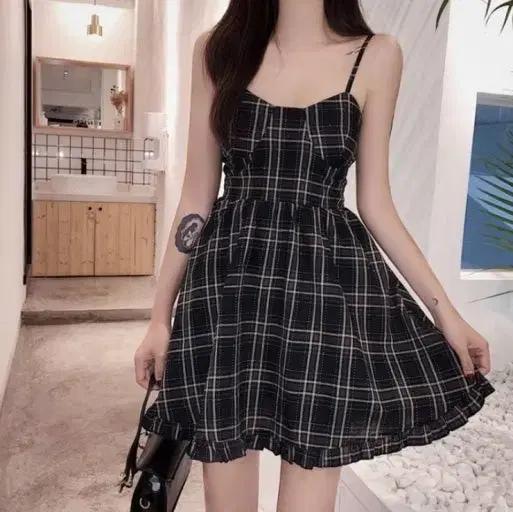 체크 뷔스티에 플레어 끈나시 민소매 레이어드 키작녀 미니원피스