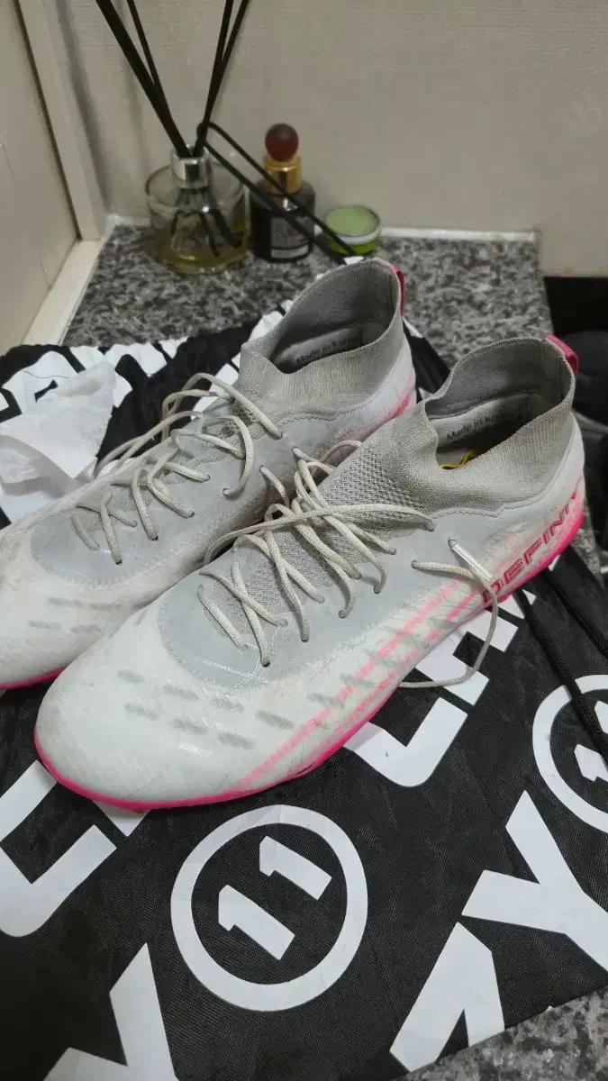 데피니브 FG Knit Carbon 축구화