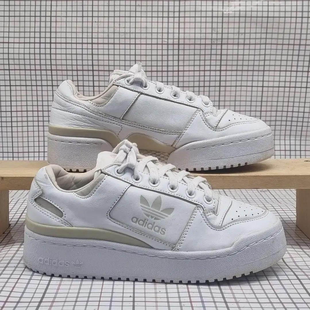 아디다스 포럼볼드 여성스니커즈235