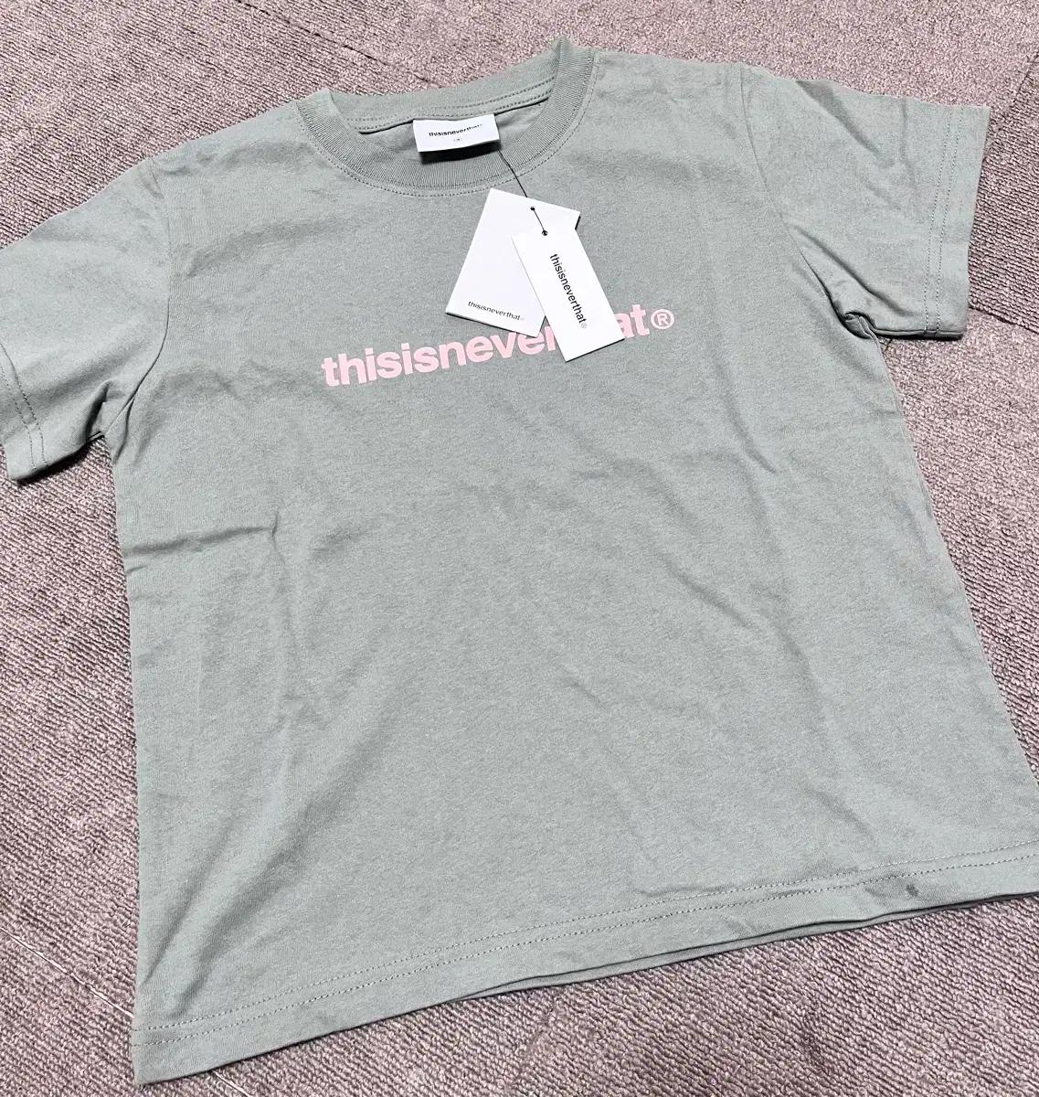 (새상품) 디스이즈네버댓 로고 우먼 티셔츠 크롭