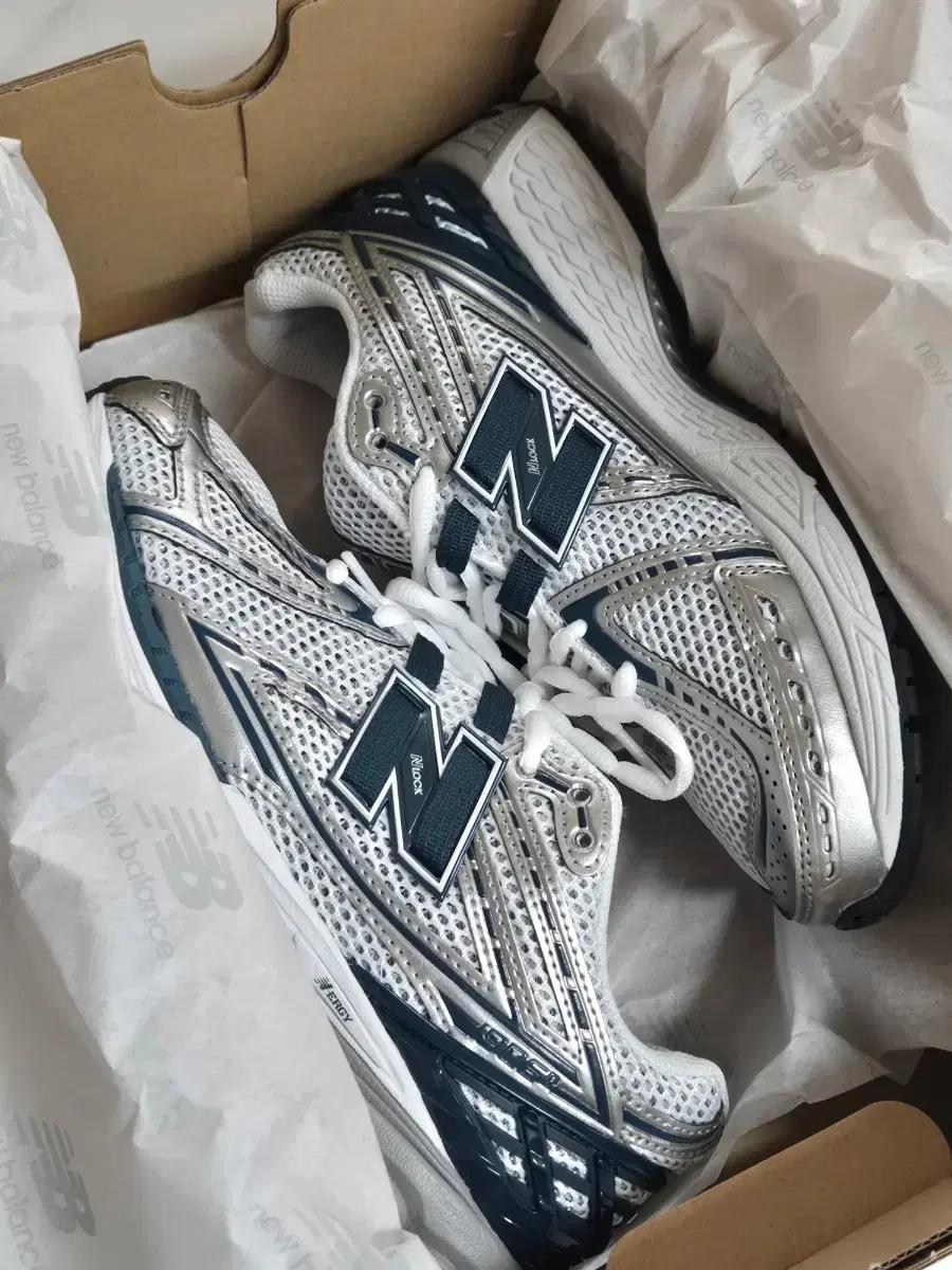 뉴발란스1906gs 스니커즈 딥 오션 240사이즈 거의 새상품