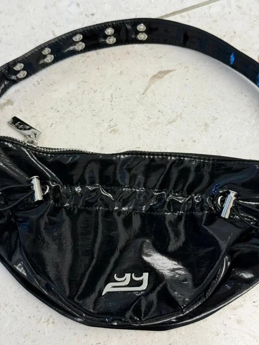 이에이에 샤샤백 제트 블랙 가방