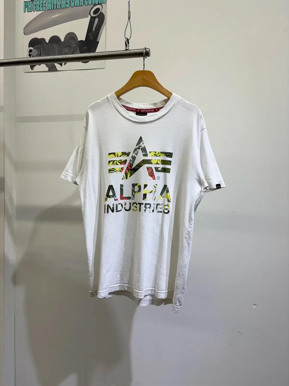 ALPHA INDUSTRIES 반팔