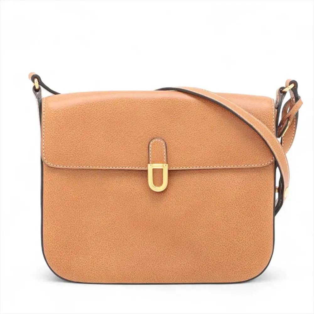 <세일> 델보 크로스 메신저백 골드 D로고 브라운컬러 거울포함