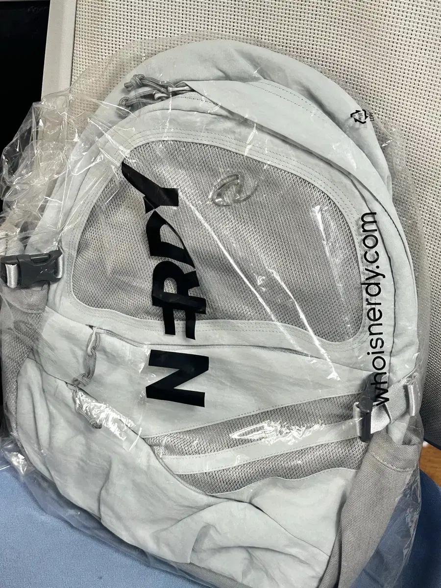 (텍있는 새상품) 널디 백팩