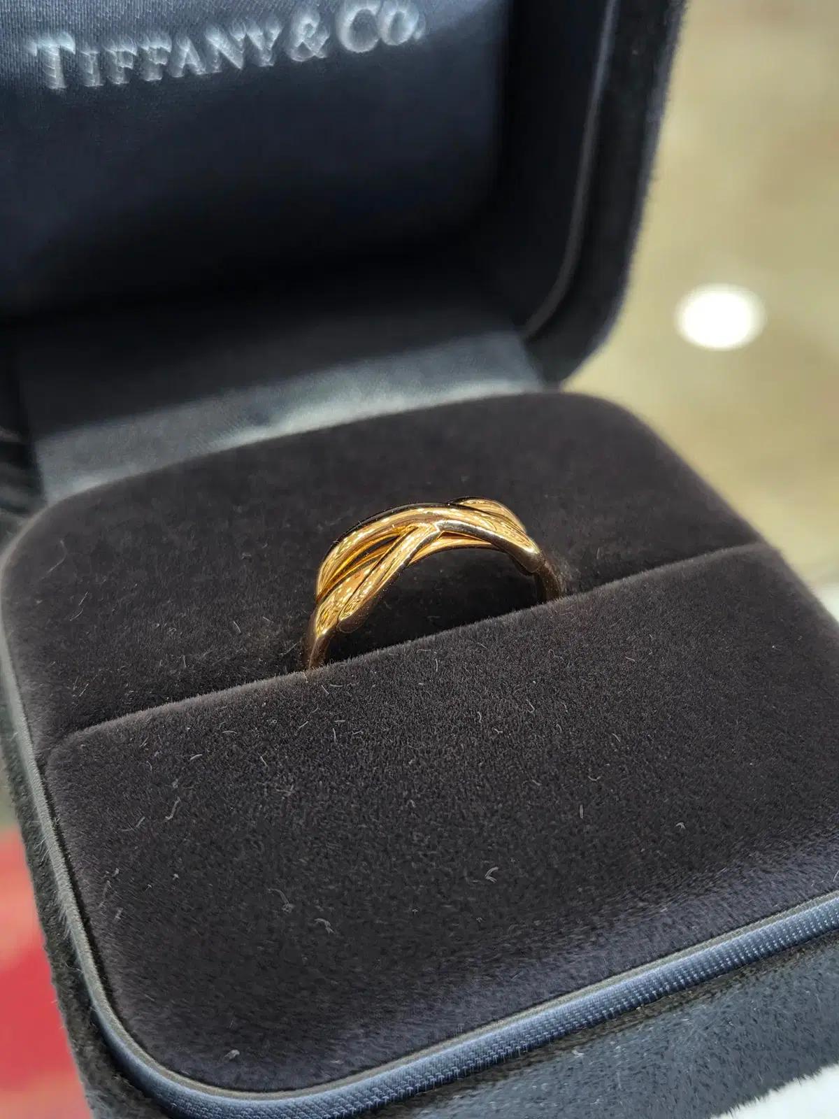 티파니앤코 인피니티링 18K 로즈골드 8호 2.4mm 반지