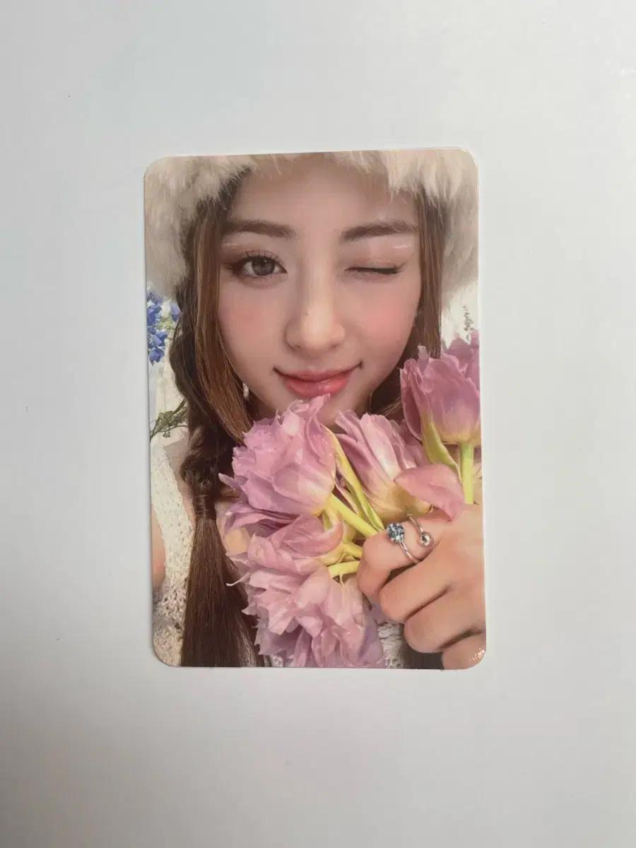[재고1개] 르세라핌 안티프레자일 허윤진 포카 판매