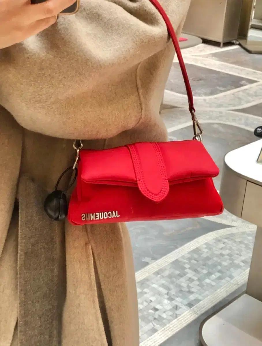 자크뮈스 쁘띠 밤비무 나일론 숄더백