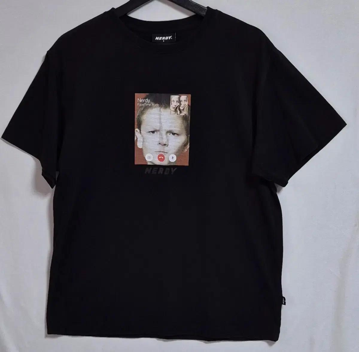 S) 널디 블랙 반팔