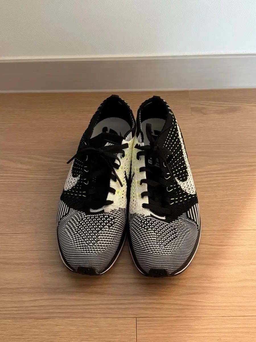 나이키 플라이니트 레이서 (미착용) 260