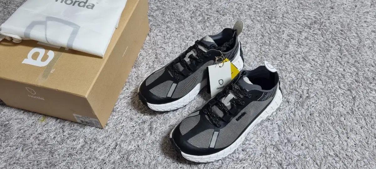 노다 런 001 블랙 w 235