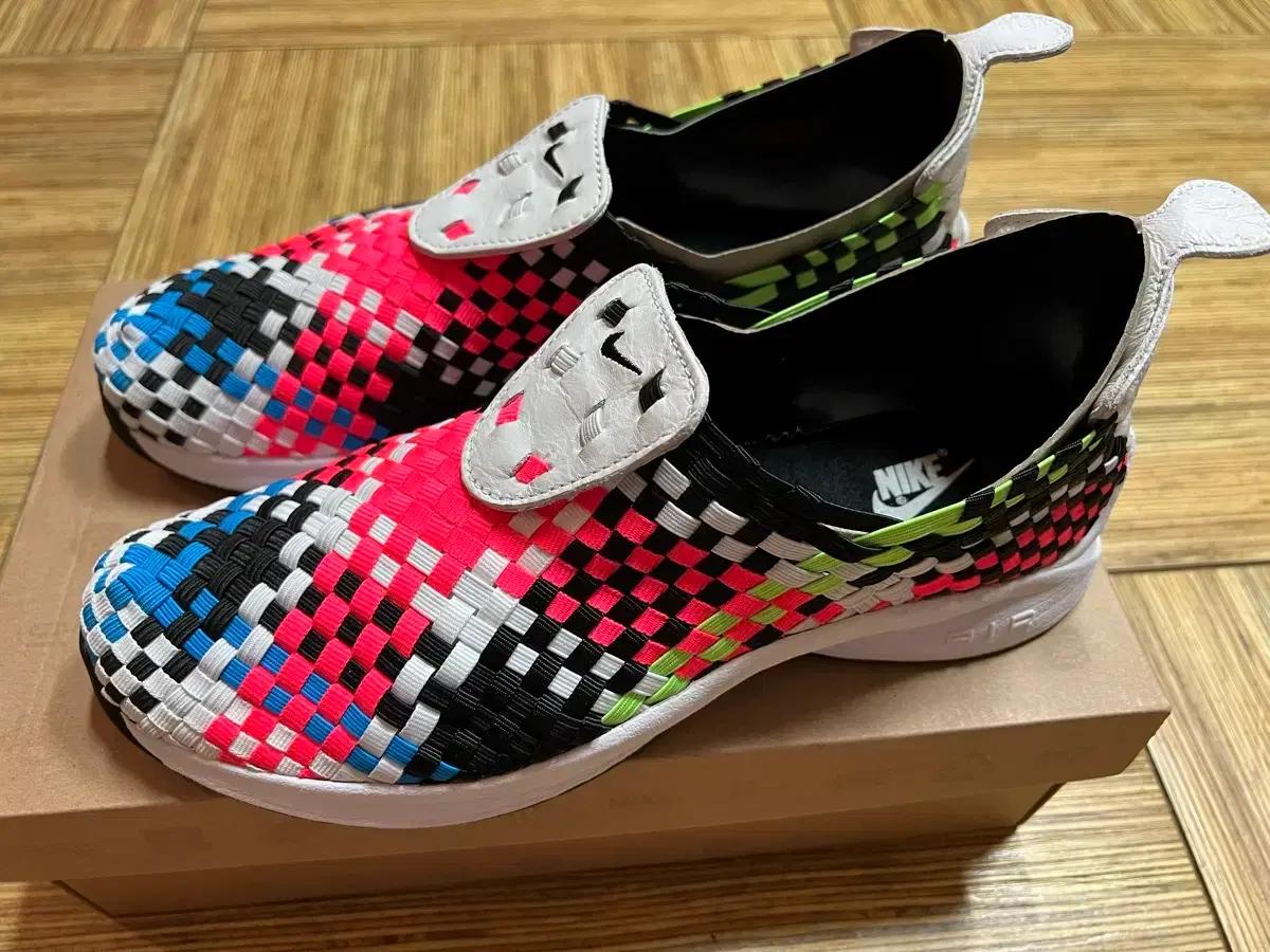 나이키 에어 우븐 멀티 컬러 270