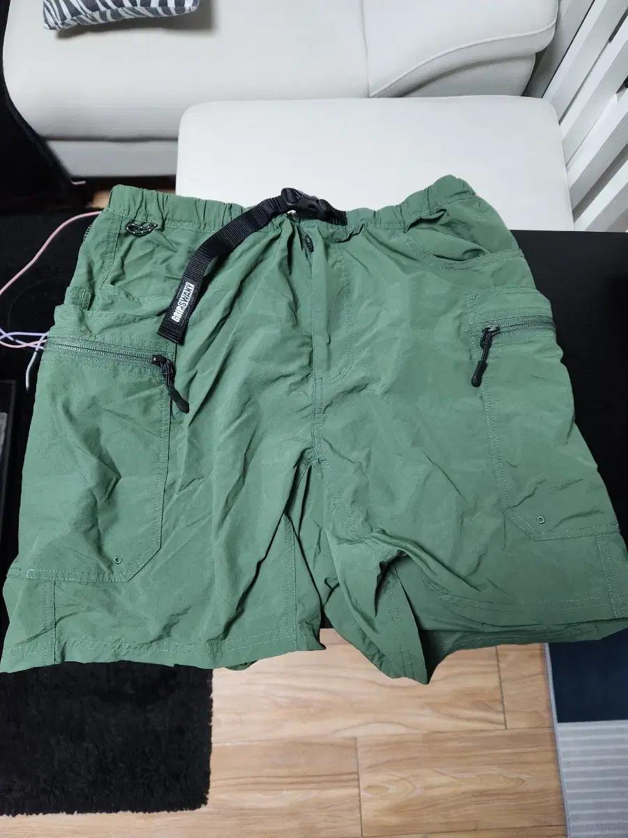 Grip Swany 카키 반바지 M