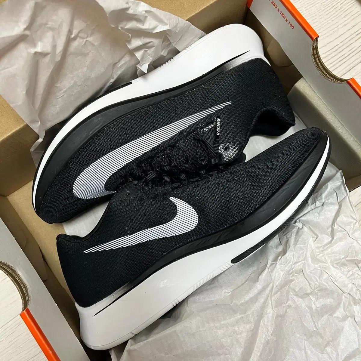 나이키 줌 플라이240 조깅화 새상품