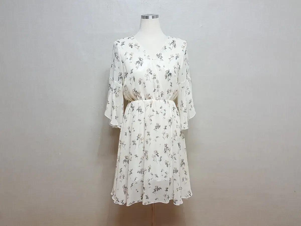 1착)코튼마켓 랩가슴 무릎위라인 플레어 쉬폰 원피스 55-66