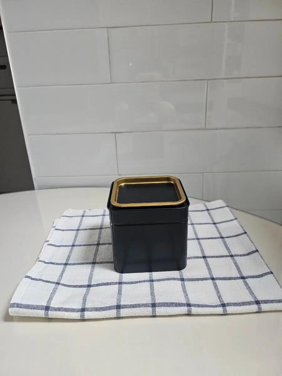 이케아 블롬닝 틴케이스