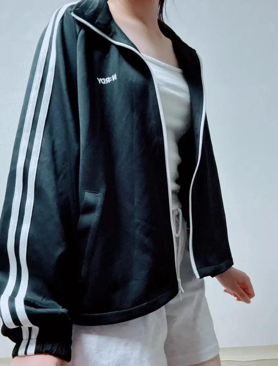 널디 블랙 트랙탑저지 새상품
