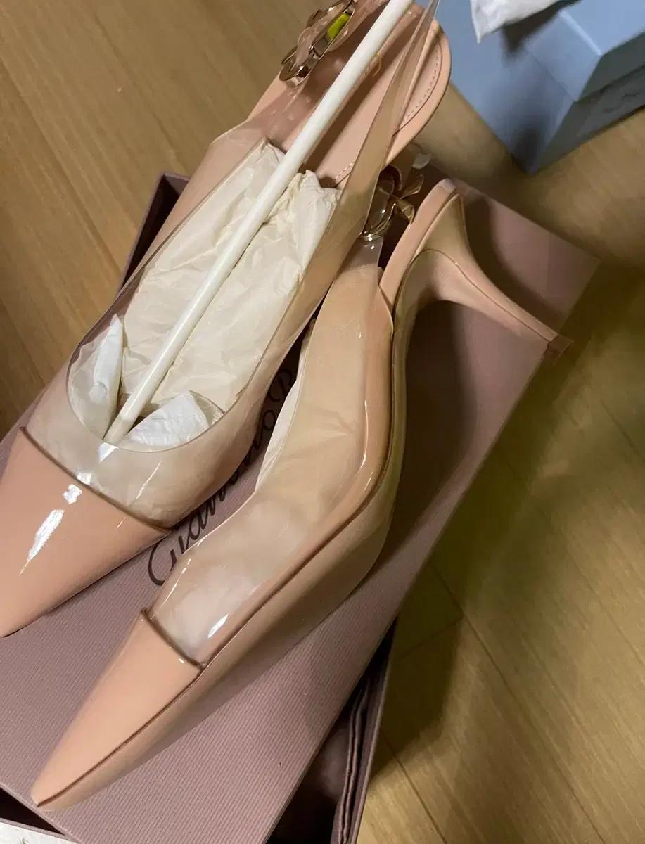 Gianvitto Rossi 지안비토로시  PVC 슬링백 미착용 풀박스