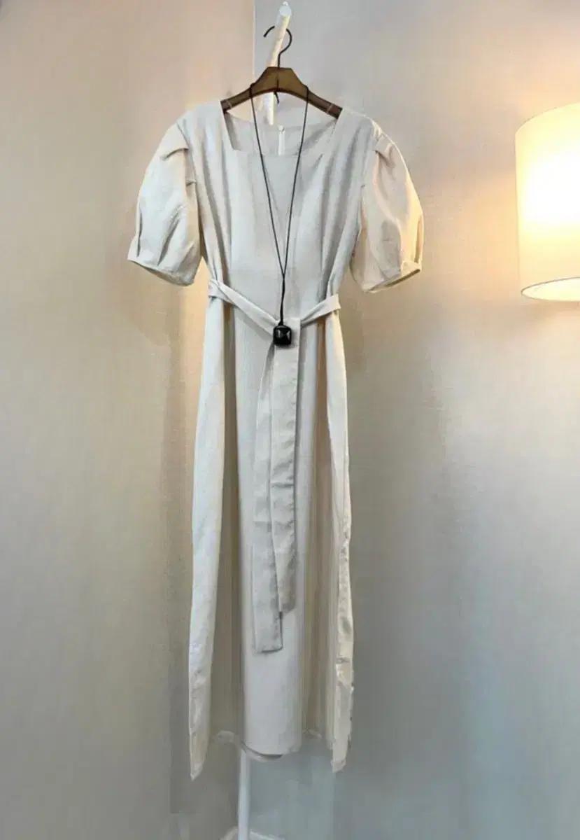 반팔롱 여름린넨 퍼프화이트슬릿 벨트하객룩 원피스