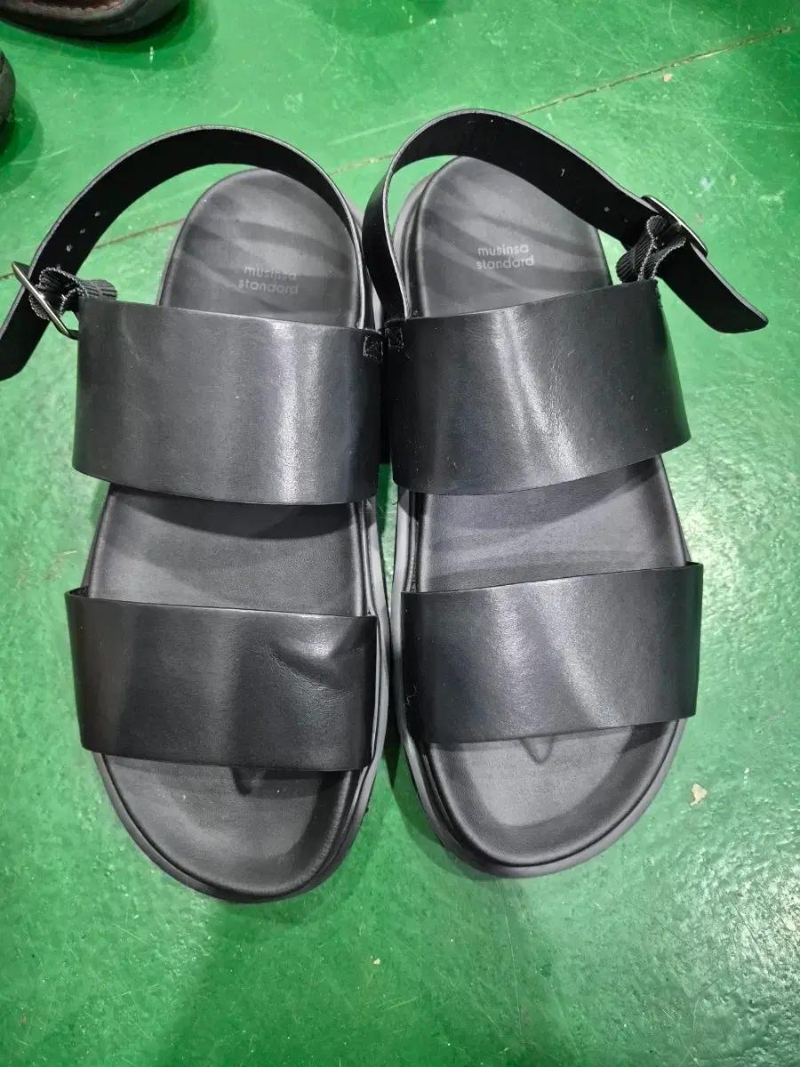 무신사스탠다드 남성샌들