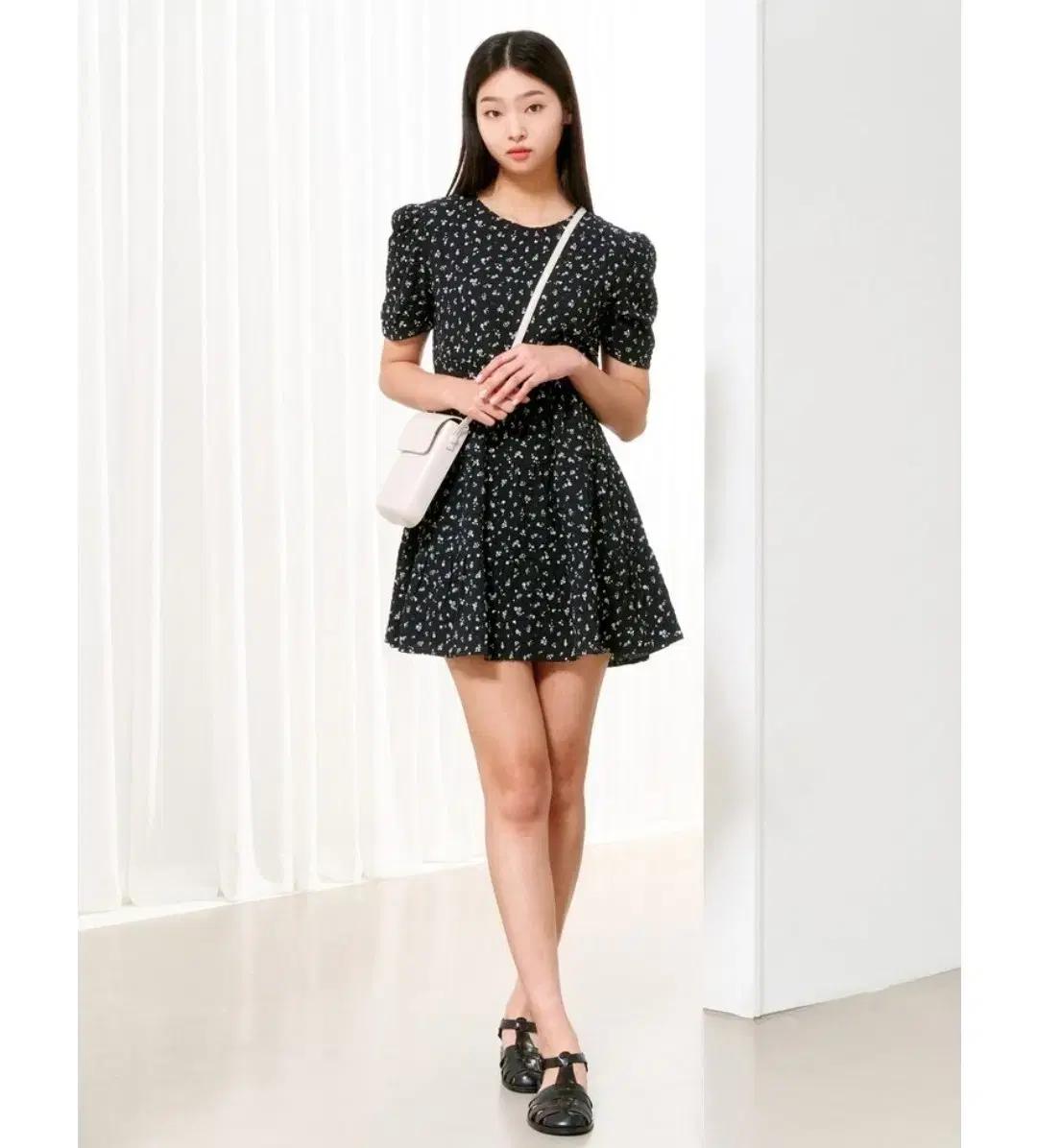 (M)여성 에잇세컨즈 반팔 플라워 미니 원피스 여름